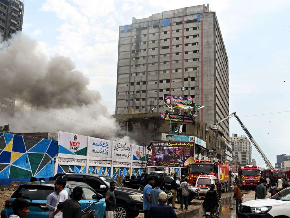 25 مصابا بانفجار بمنشأة تخزين ألعاب نارية في باكستان