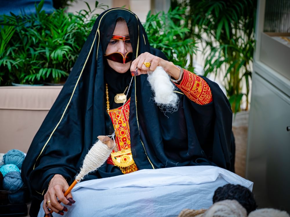 أنشطة تراثية واحتفالات ثقافية في "معرض العين للصيد والفروسية" 