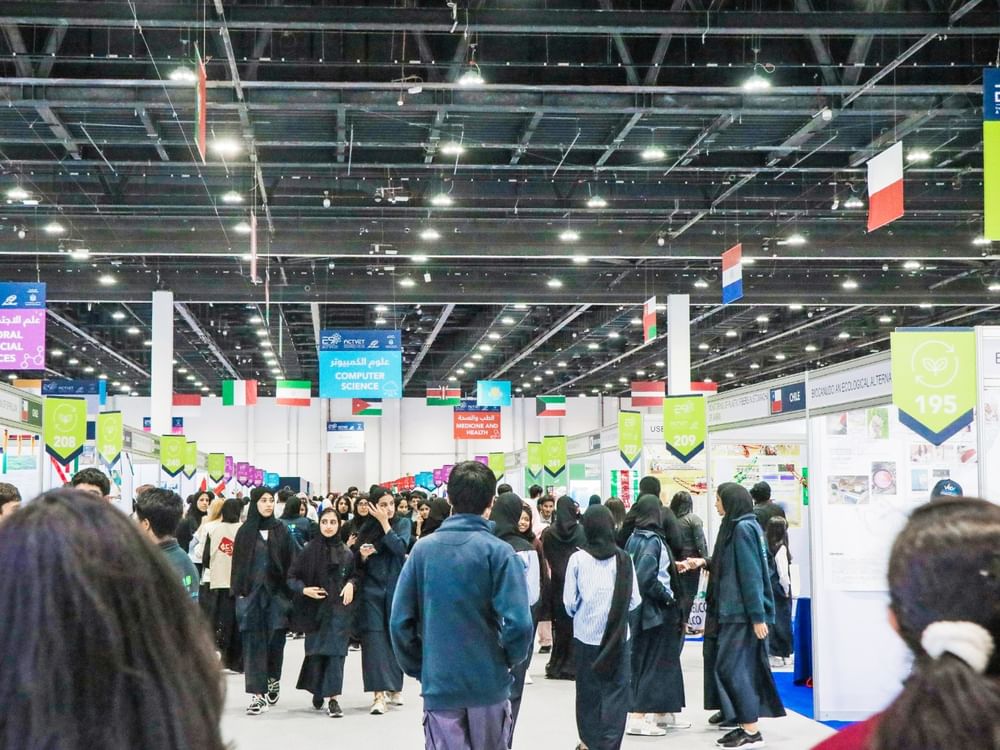 الإمارات في سبتمبر/ أجندة مزدحمة بالفعاليات والأنشطة العالمية