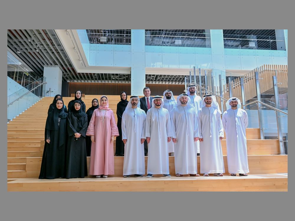 «وفد برنامج المعارف الاستراتيجية» بحكومة عجمان يزور أكاديمية أنور قرقاش الدبلوماسية