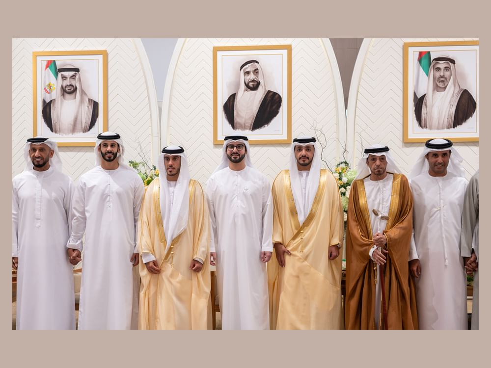 سلطان بن حمدان بن زايد يحضر أفراح القبيسي في قاعة إرث بأبوظبي