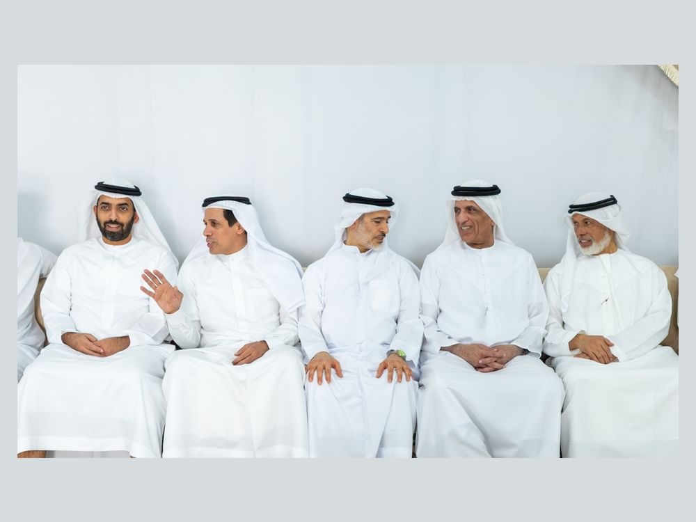 سعود بن صقر يقدم واجب العزاء في وفاة سلطان بن خليفة الحبتور