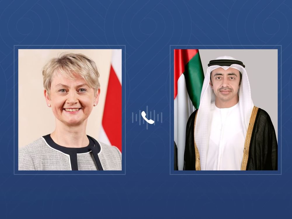 Abdullah bin Zayed y la secretaria británica de Exteriores abordan las relaciones bilaterales