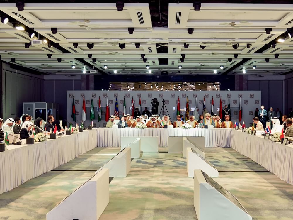 "حوار أبوظبي" يختتم أعماله بتحديد أولويات ومسارات ذكية لتعزيز مهارات العمالة وتنقلها