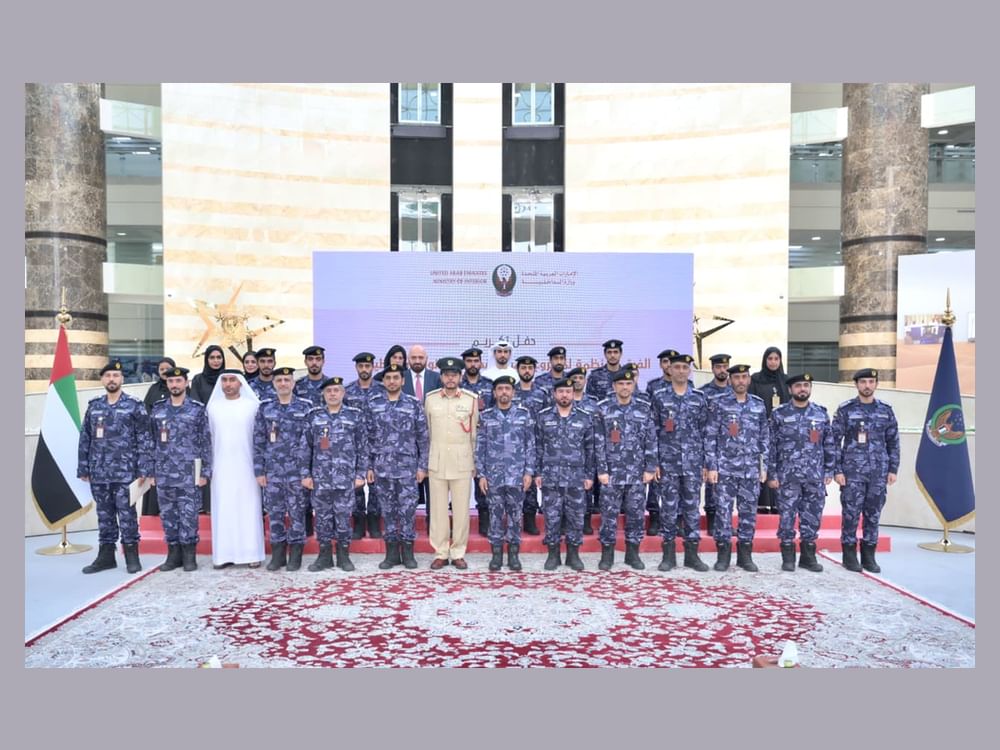 وكيل وزارة الداخلية يكرم الفرق المنظمة لمشروع تنمية القدرات القانونية والوظيفية