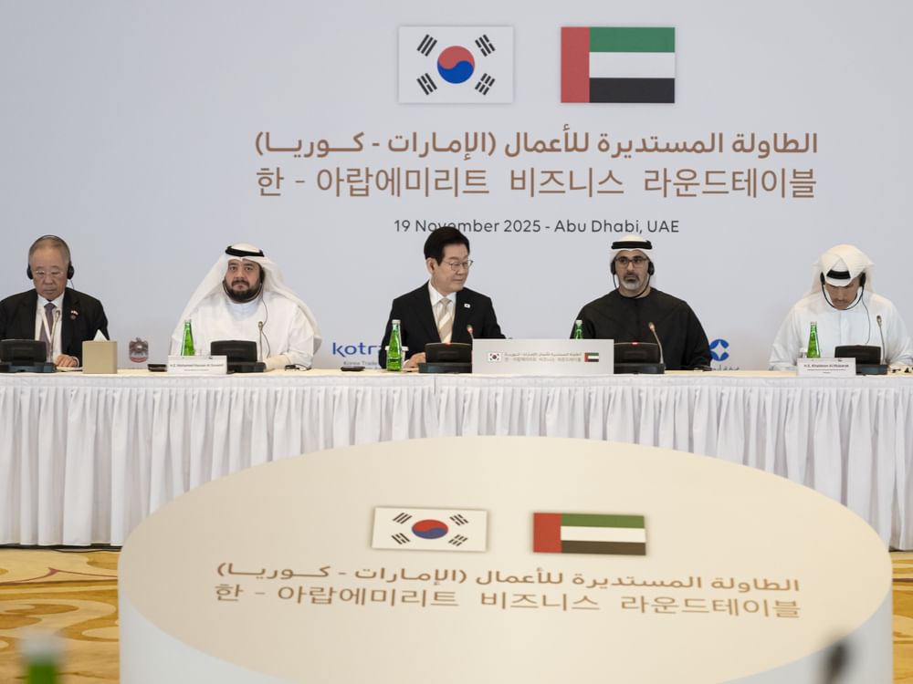 Crown Prince of Abu Dhabi, President of Republic of Korea attend roundtable meeting to enhance economic cooperation between two countries