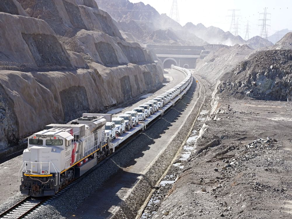 Al Masaood Automobiles, Etihad Rail complete first rail shipment for automotive dealership in UAE