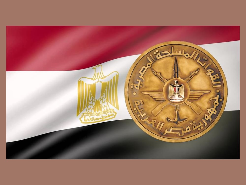مصر: وفاة طاقم طائرة تدريب عسكرية إثر سقوطها بسبب عطل فني