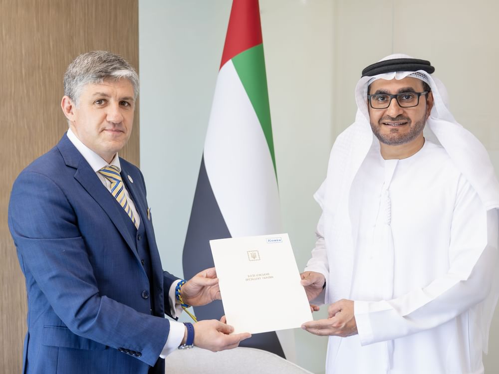 Ministério das Relações Exteriores dos EAU recebe cópia das credenciais do novo embaixador da Ucrânia