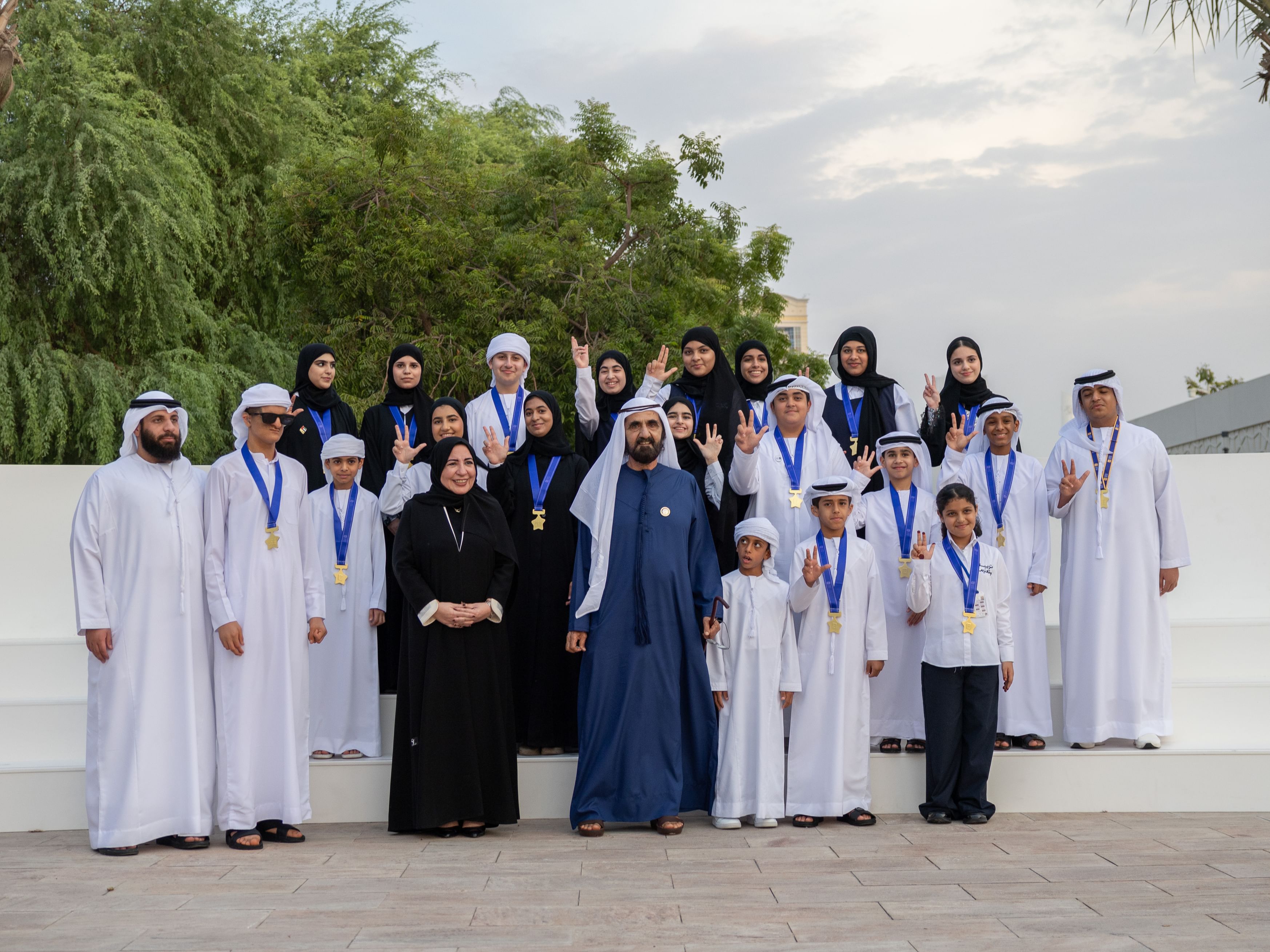 Mohammed bin Rashid meets with senior officials, local dignitaries in Dubai