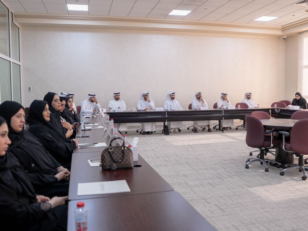 المكتب الإعلامي لحكومة الشارقة يطلق برنامجاً متخصصاً لموظفي الاتصال الحكومي 