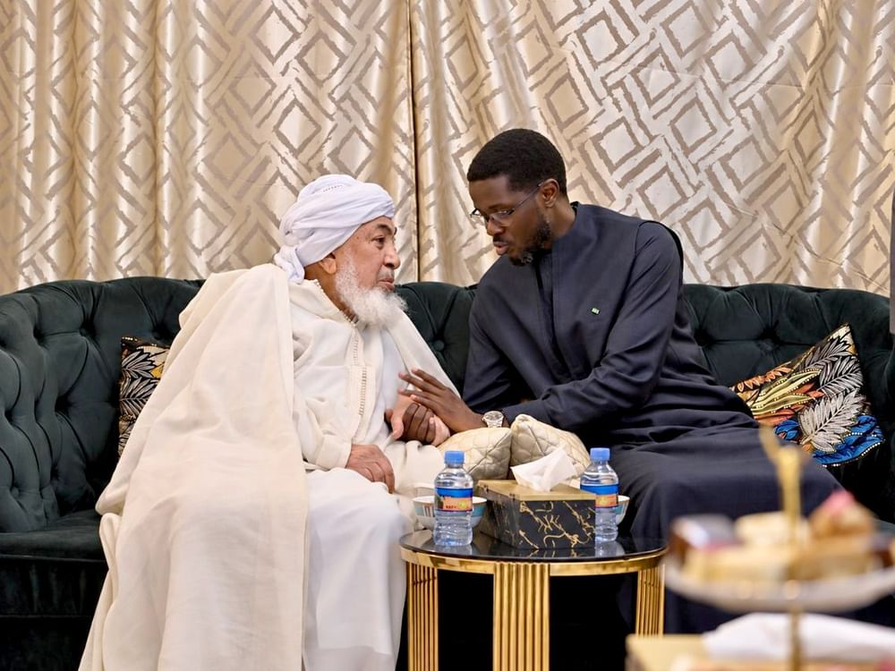 الرئيس السنغالي يزور رئيس مجلس الإمارات للإفتاء في نواكشوط