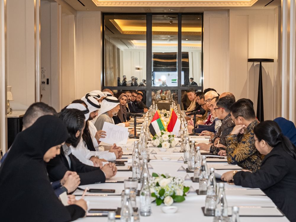 وزير الطاقة والبنية التحتية يؤكد أهمية تعزيز الشراكة الاقتصادية الإماراتية الإندونيسية
