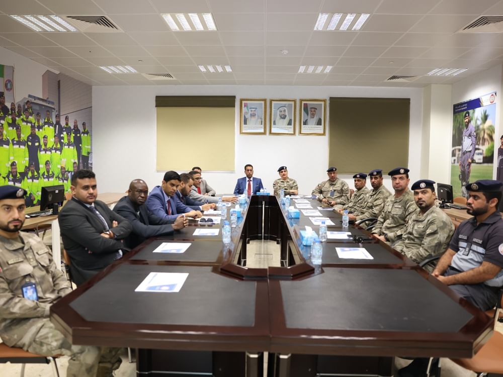 شرطة أبوظبي تُطلع وفد الأمن الموريتاني على أفضل ممارساتها التطويرية