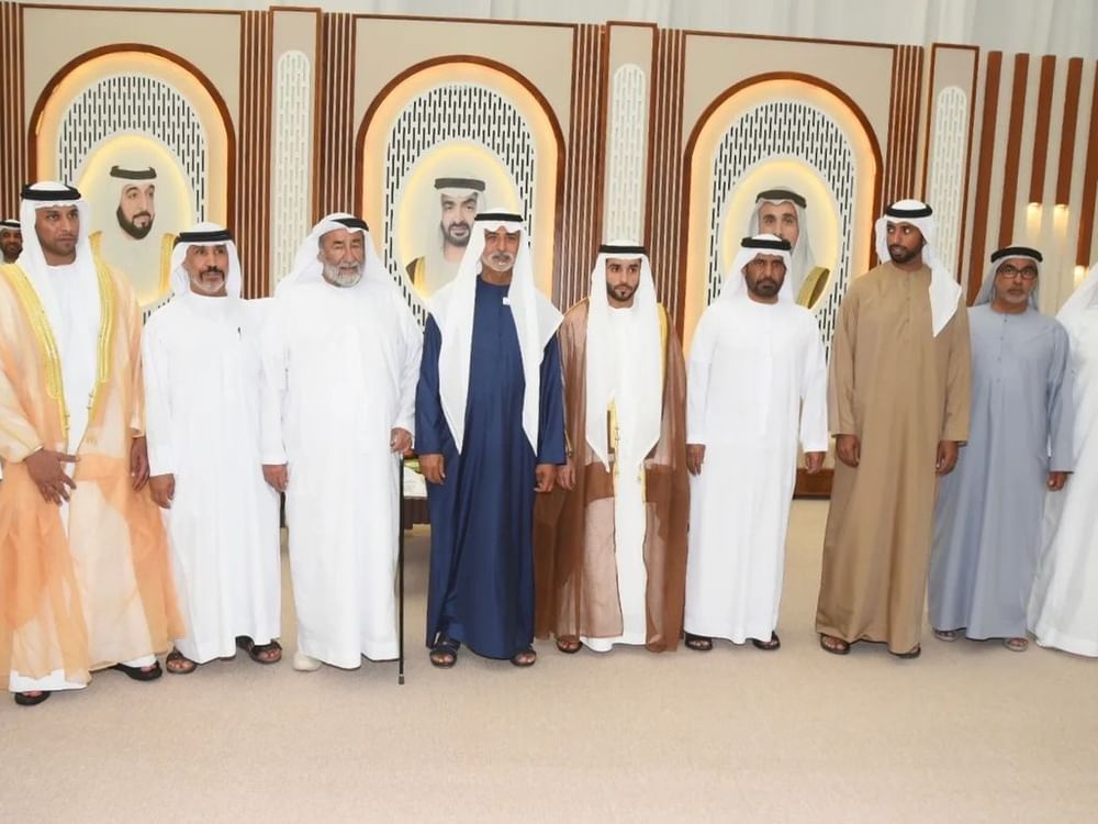 نهيان بن مبارك يحضر أفراح الظاهري والجابر في العين