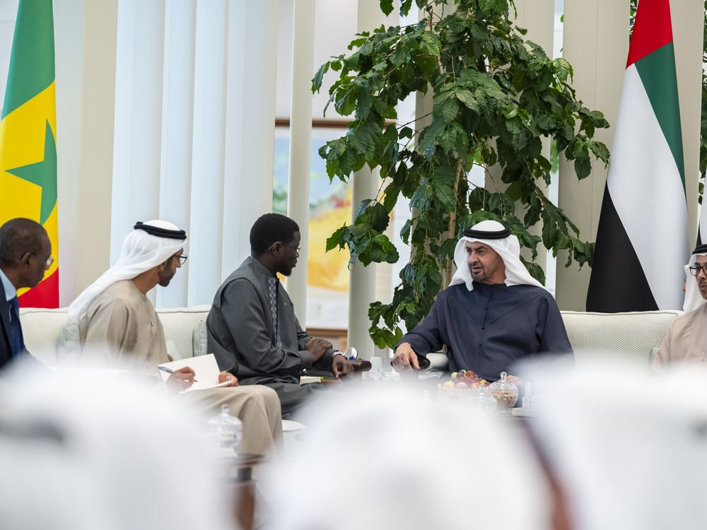 رئيس الدولة ورئيس السنغال يبحثان تعزيز علاقات التعاون بين البلدين