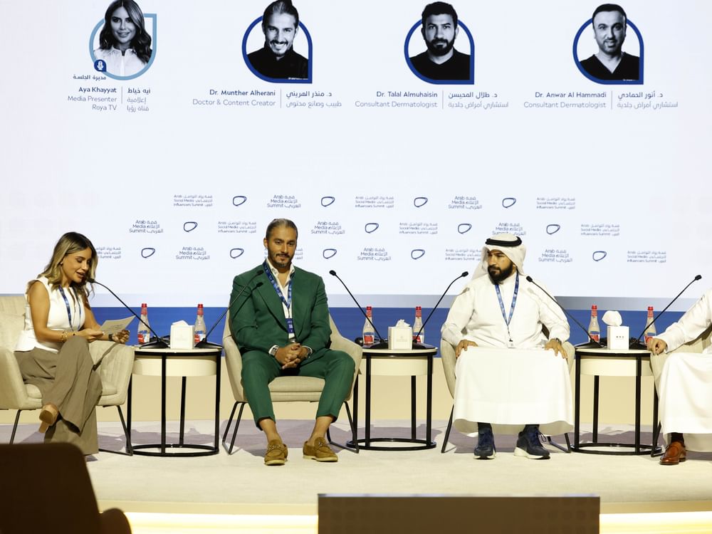قمة الإعلام العربي 2026.. جلسة "الطبيب أم المؤثر من نصدق؟" تؤكد أن الدليل العلمي أساس الثقة بالمحتوى الطبي