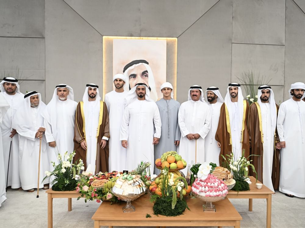 سيف بن زايد يحضر أفراح الشريفي والعامري والمزروعي بالعين