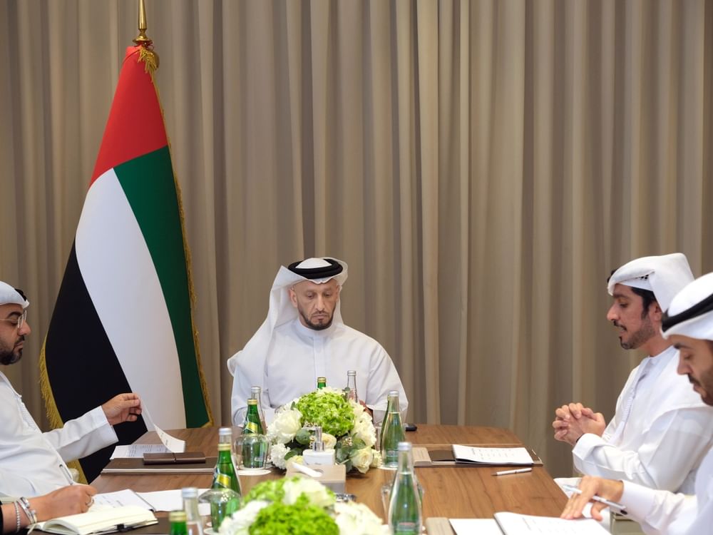Abdulla bin Muhammed El Hamed, BAE Medya Konseyi toplantısına başkanlık etti ve BAE medya sektörü için yasal ve politik yol haritasını onayladı