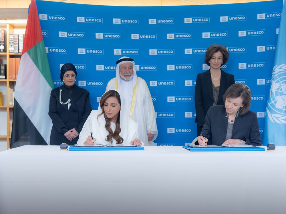 حاكم الشارقة يشهد توقيع اتفاقية لرقمنة أرشيف اليونسكو العالمي بمنحة 6 ملايين دولار 