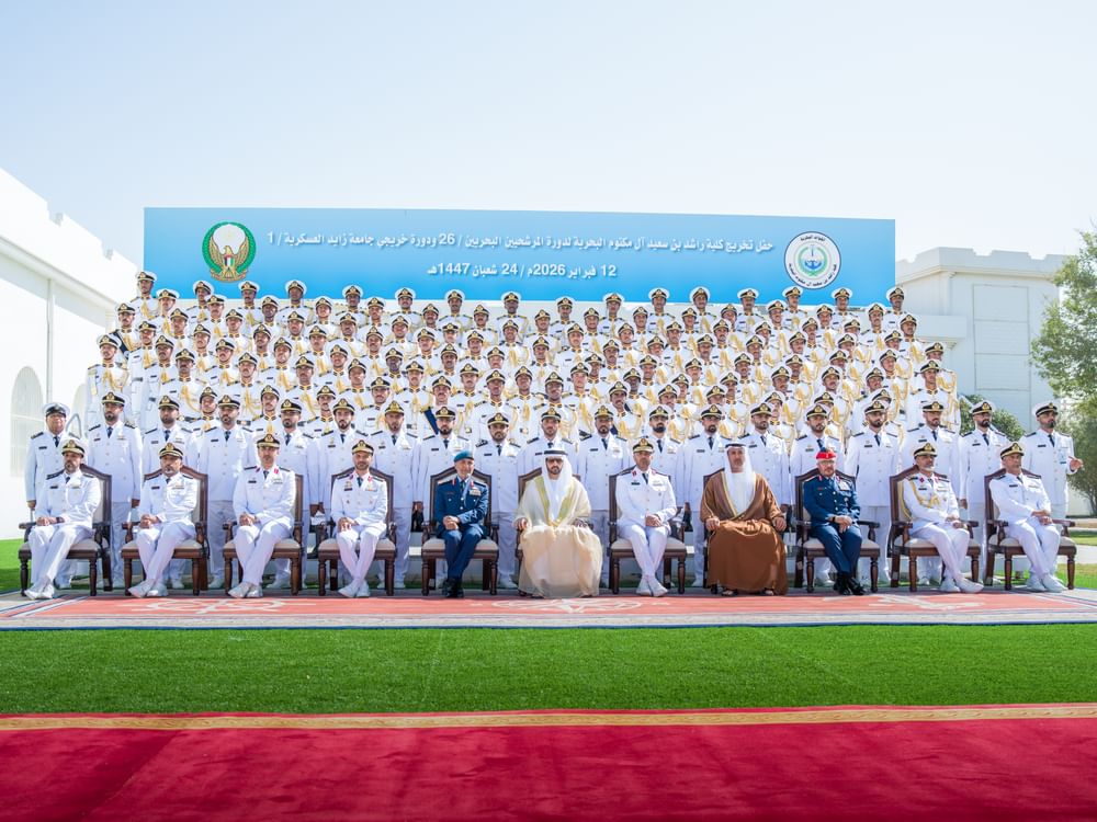 حمدان بن محمد يشهد تخريج الدورة الـ 26 من المرشحين البحريين بكلية راشد بن سعيد آل مكتوم البحرية