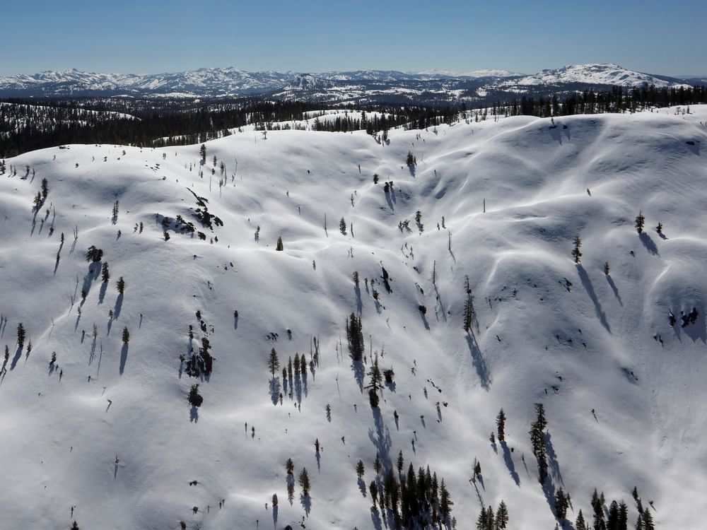 Ten skiers missing, six stranded in California avalanche