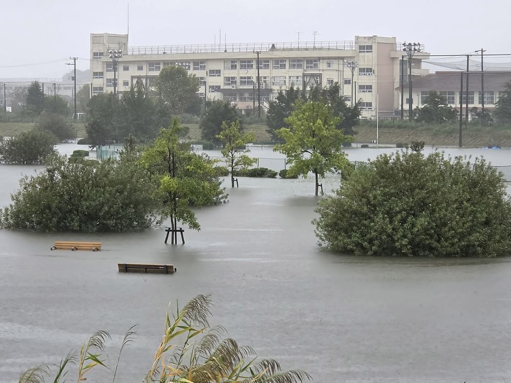 Typhoon Dujuan death toll rises to 9 in Japan