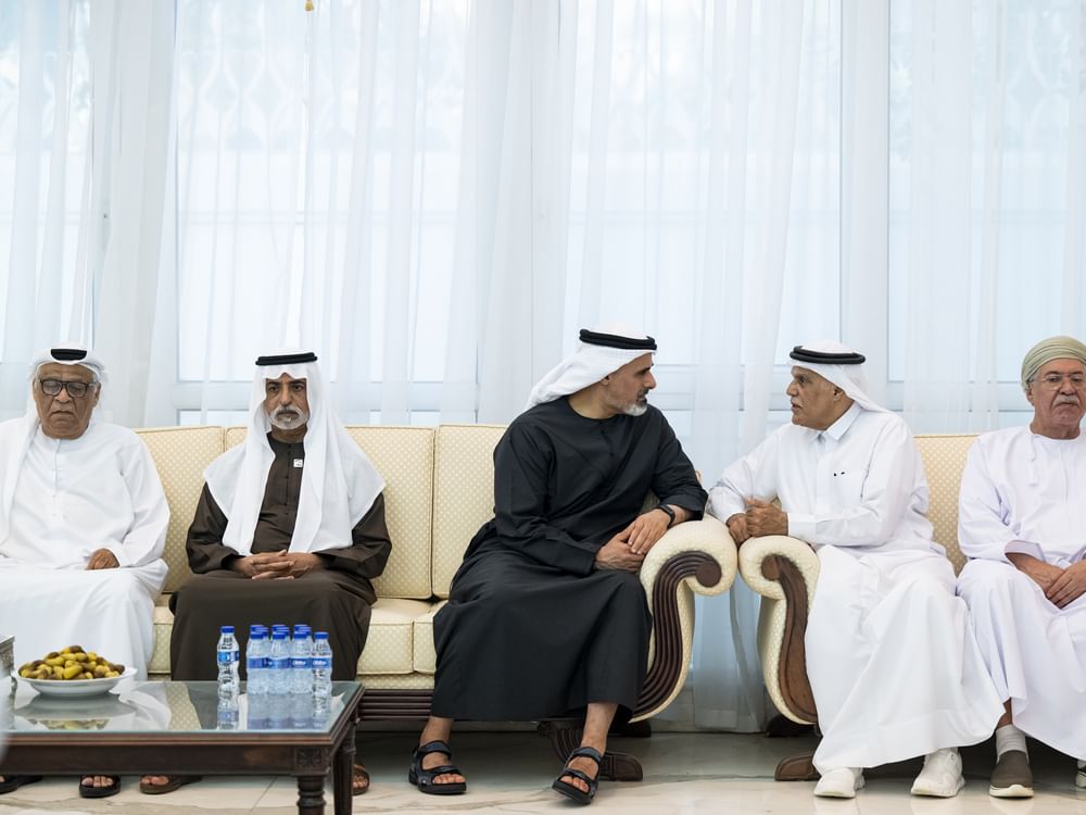Khaled bin Mohamed bin Zayed presta condolências pela morte de Mohammed Ibrahim Obaidullah