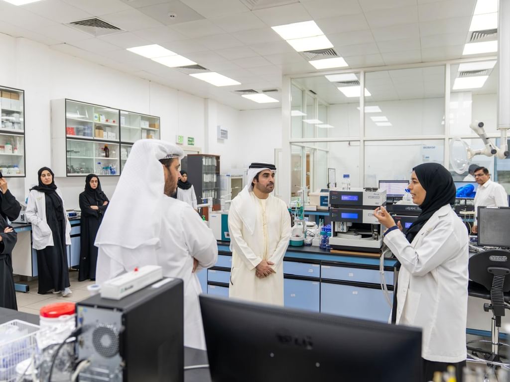 مدير عام بلدية عجمان يؤكد أهمية المختبرات المركزية في تعزيز صحة وسلامة المجتمع