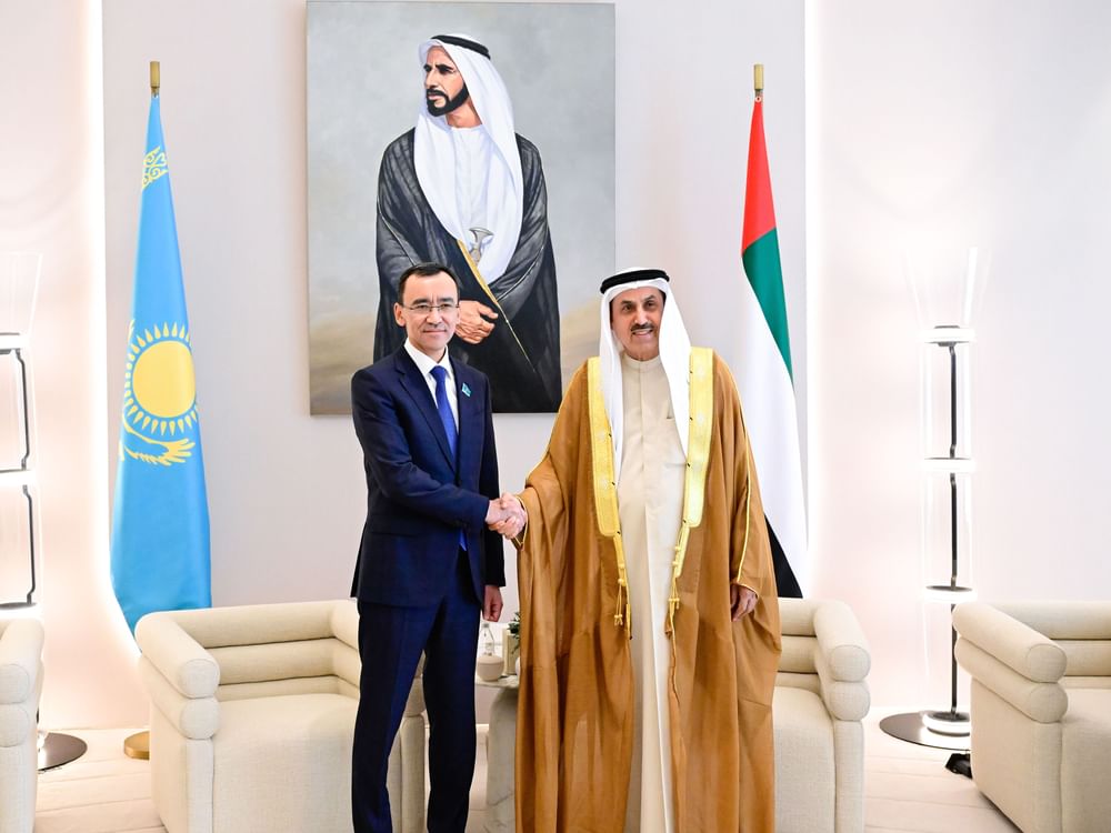 Saqr Ghobash receives Chairman of Kazakh Senate