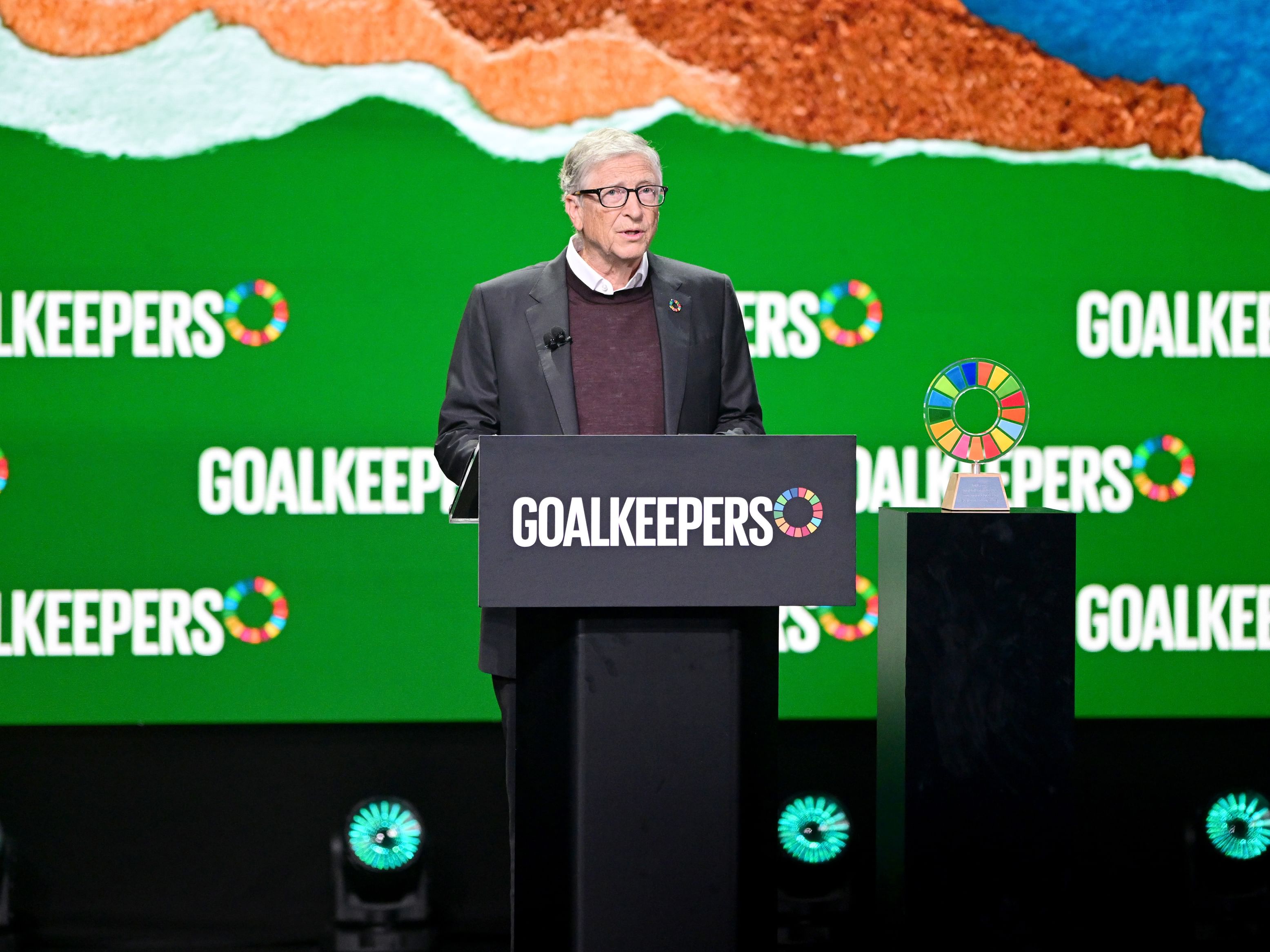 "مؤسسة محمد بن زايد للأثر الإنساني" و"مؤسسة غيتس" تنظمان فعالية (Goalkeepers) في أبوظبي 8 ديسمبر