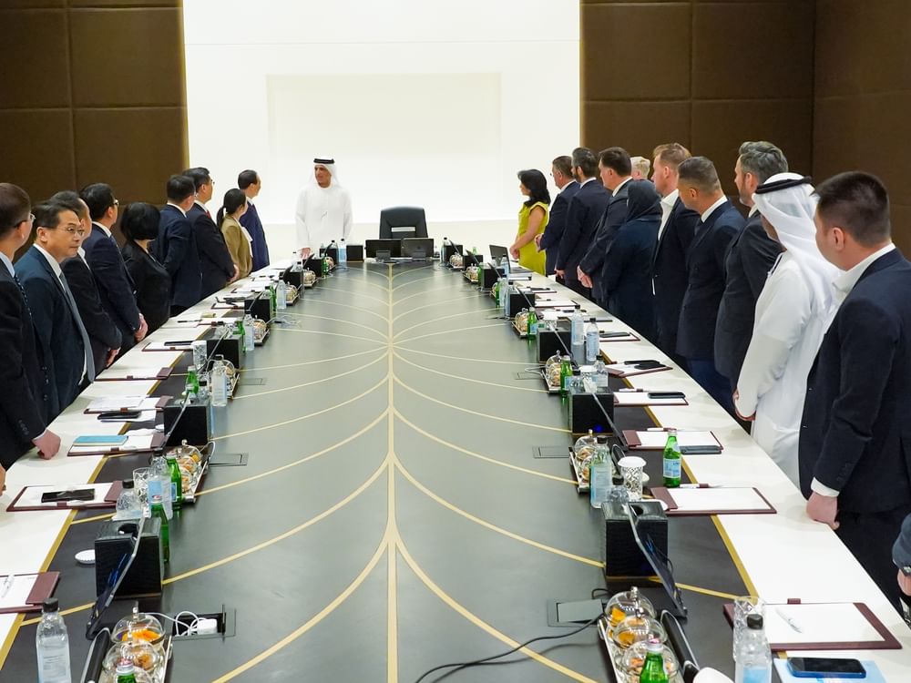 سعود بن صقر يستقبل عمدة مدينة دونغقوان الصينية