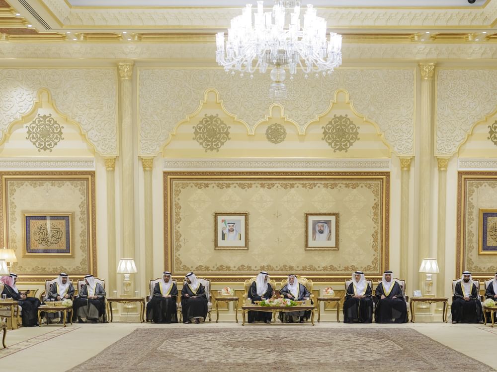 حاكم الشارقة يستقبل المهنئين بعيد الأضحى المبارك