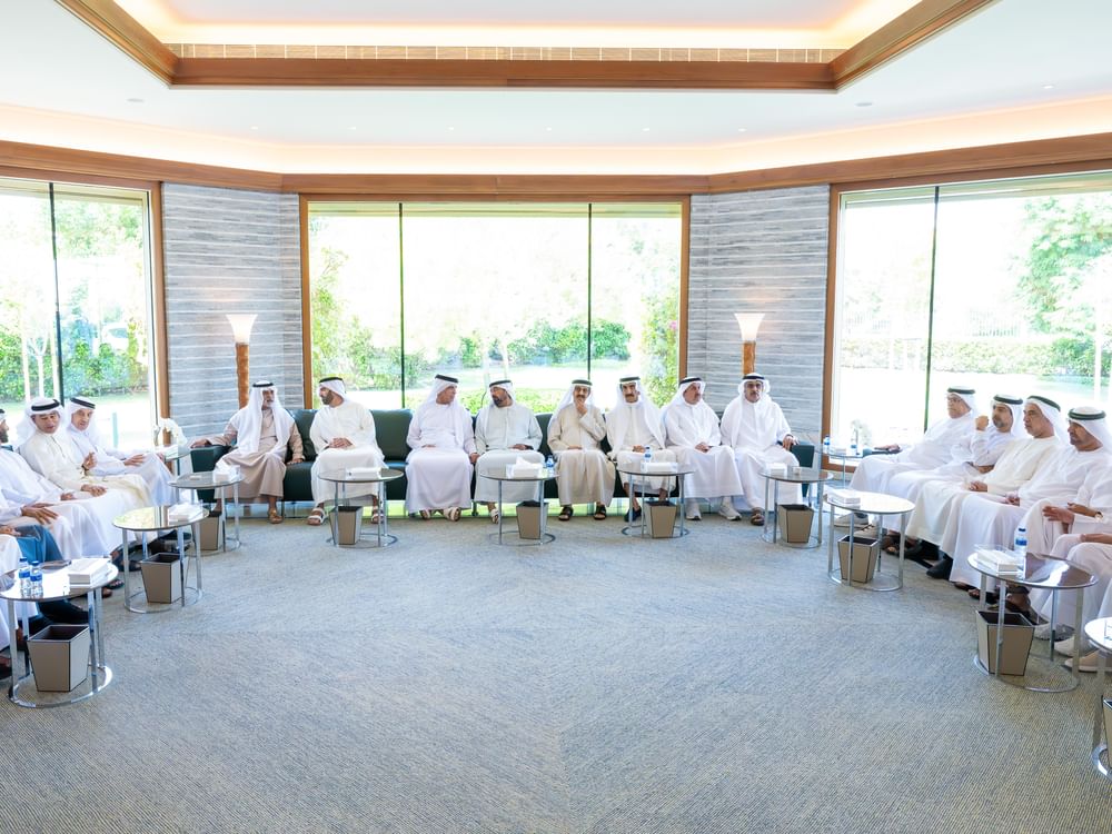 سعود بن صقر يعزي في وفاة فاطمة بنت سعيد الكندي