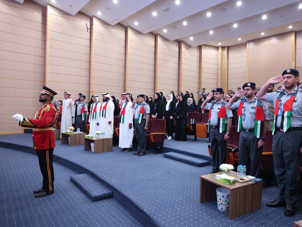 قطاعات شرطة أبوظبي تحتفي بعيد الاتحاد الـ 53