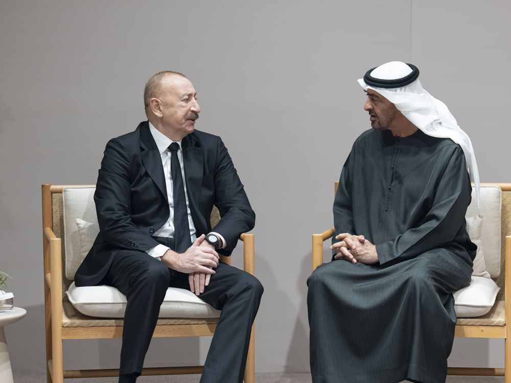Los presidentes de EAU y Azerbaiyán abordan el fortalecimiento de las relaciones bilaterales