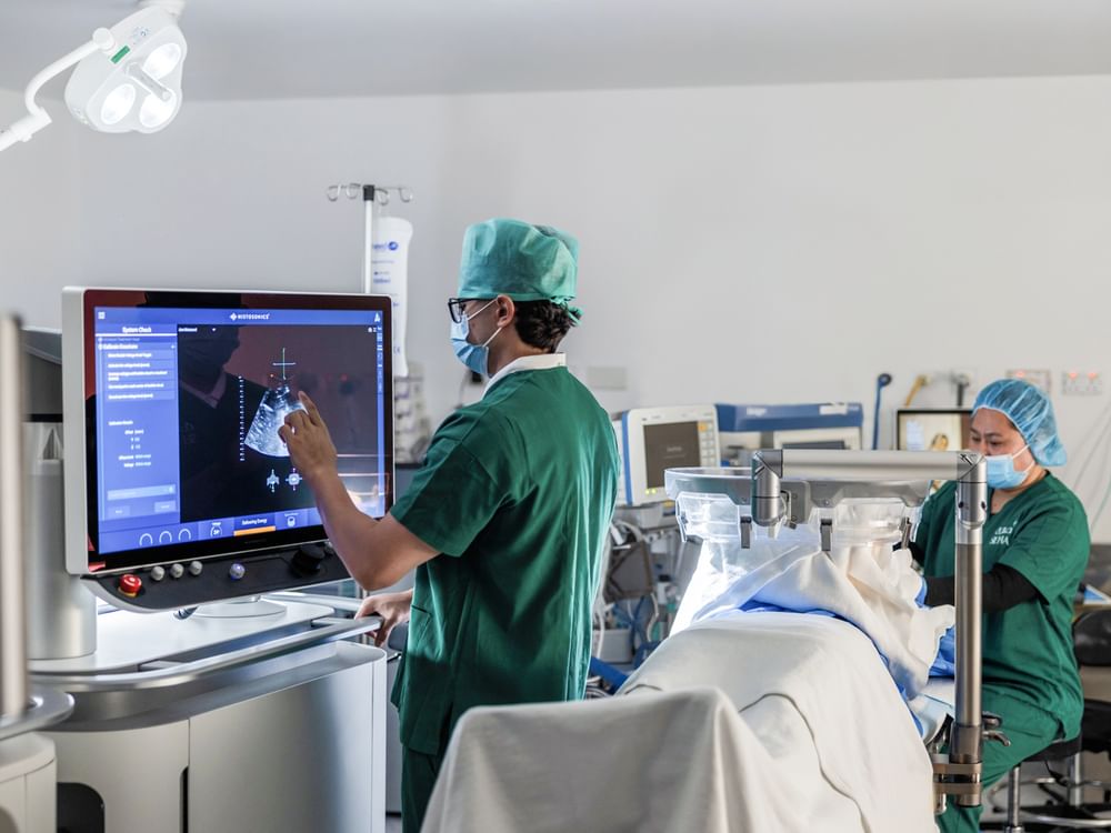 SEHA introduces histotripsy technology for non-invasive liver tumours treatment
