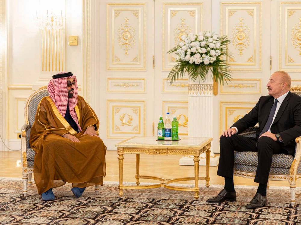 طحنون بن زايد يلتقي الرئيس الأذربيجاني إلهام علييف في باكو