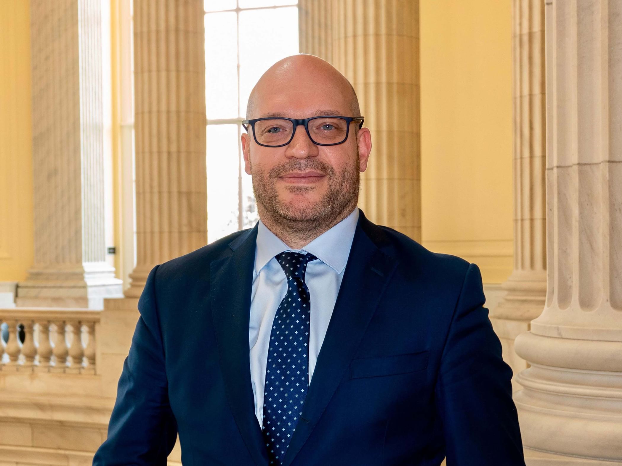 Presidente da Câmara dos Deputados da Itália manifesta solidariedade aos Emirados após ataques iranianos