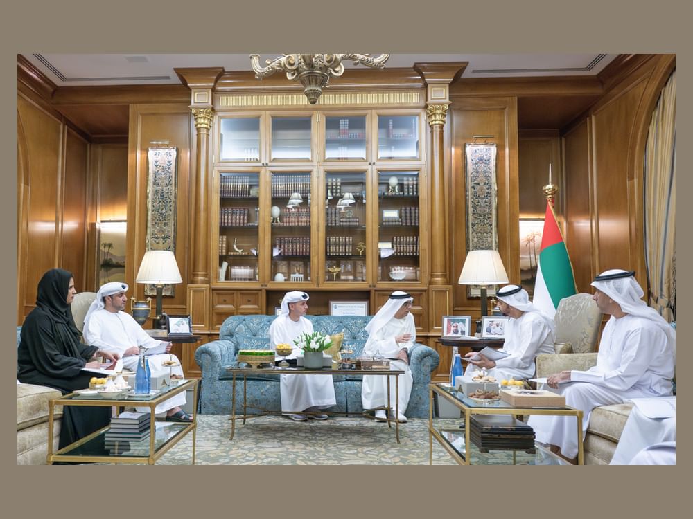 Hamdan bin Zayed receives Awqaf and Minors Affairs Authority delegation