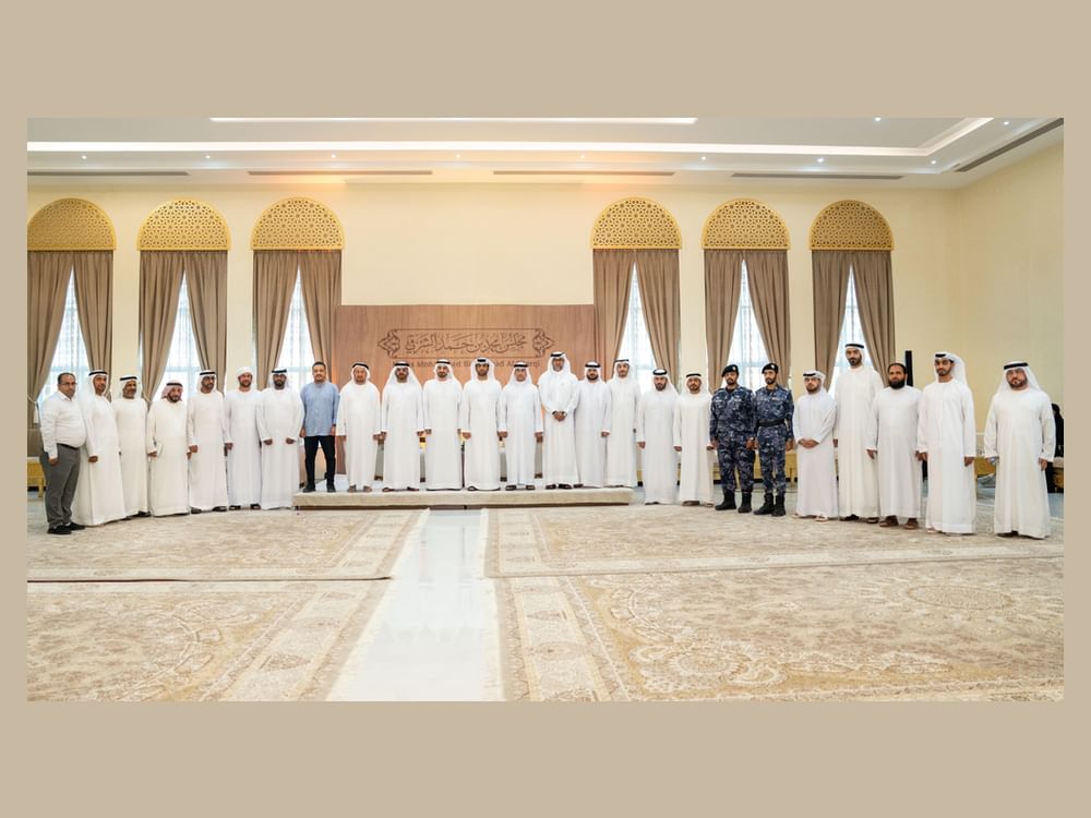 مجلس محمد بن حمد الشرقي يناقش دور التطوع في ترسيخ التماسك المجتمعي