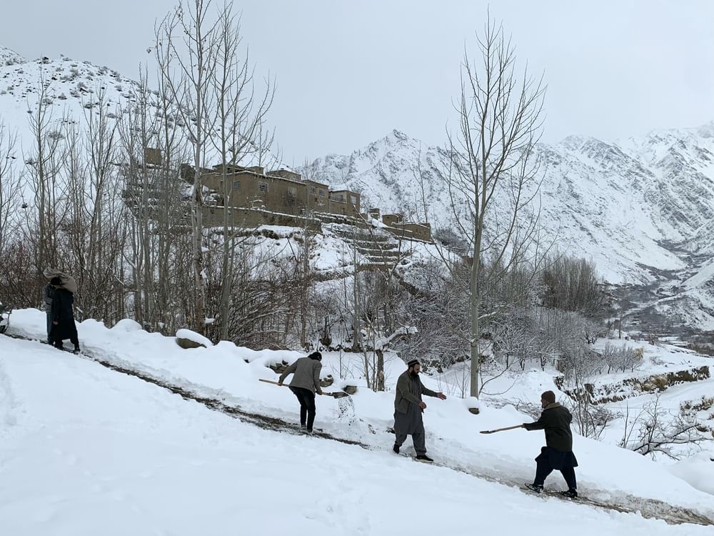 Snowfall, rains kill 61 in Afghanistan