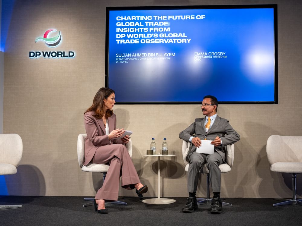 استطلاع "دي بي ورلد": قادة التجارة متفائلون بعام 2026 رغم التحدّيات