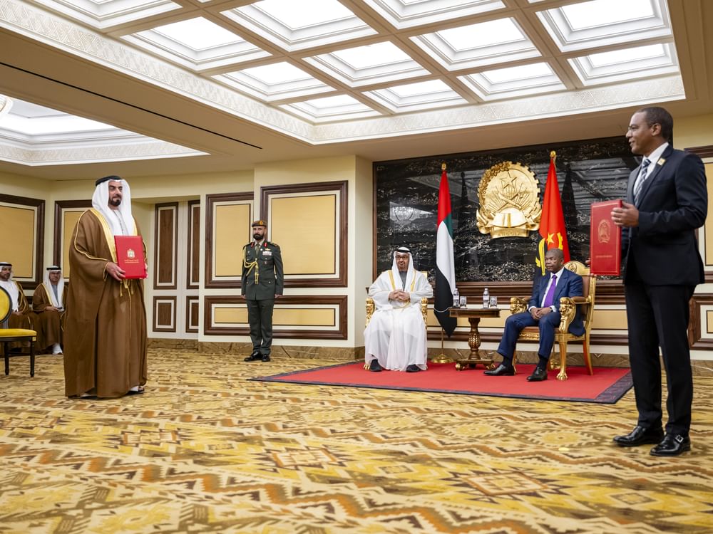 رئيس الدولة ورئيس أنغولا يشهدان تبادل اتفاقية الشراكة الاقتصادية الشاملة وإعلان عدد من مذكرات التفاهم والاتفاقيات بين البلدين