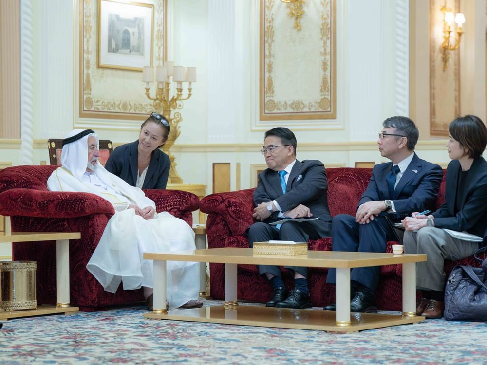 Governante de Sharjah recebe governador da província japonesa de Aichi