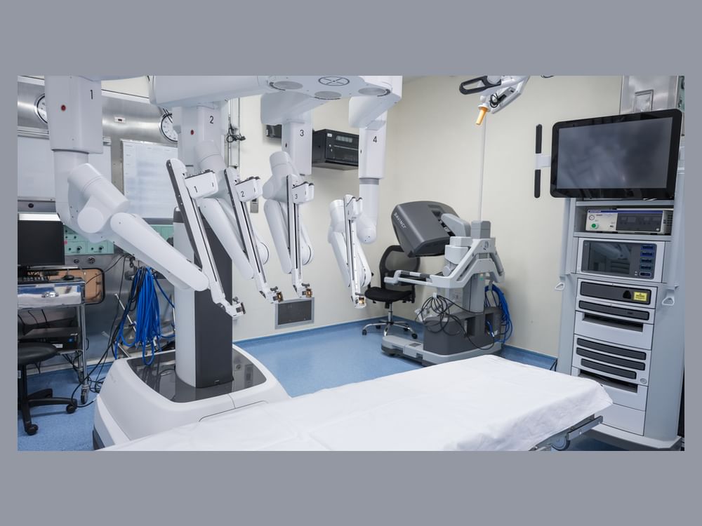 Dubai Health performs over 145 successful robotic surgeries at Dubai Hospital