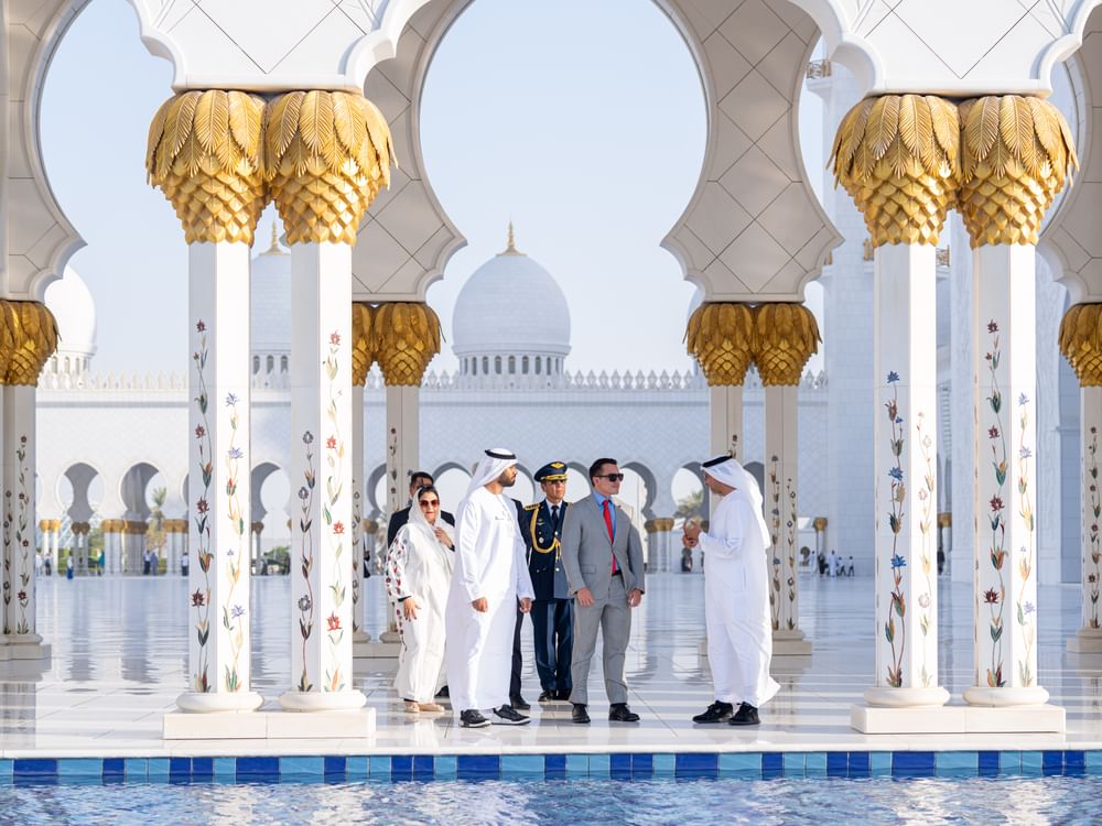 رئيس الإكوادور يزور جامع الشيخ زايد الكبير في أبوظبي