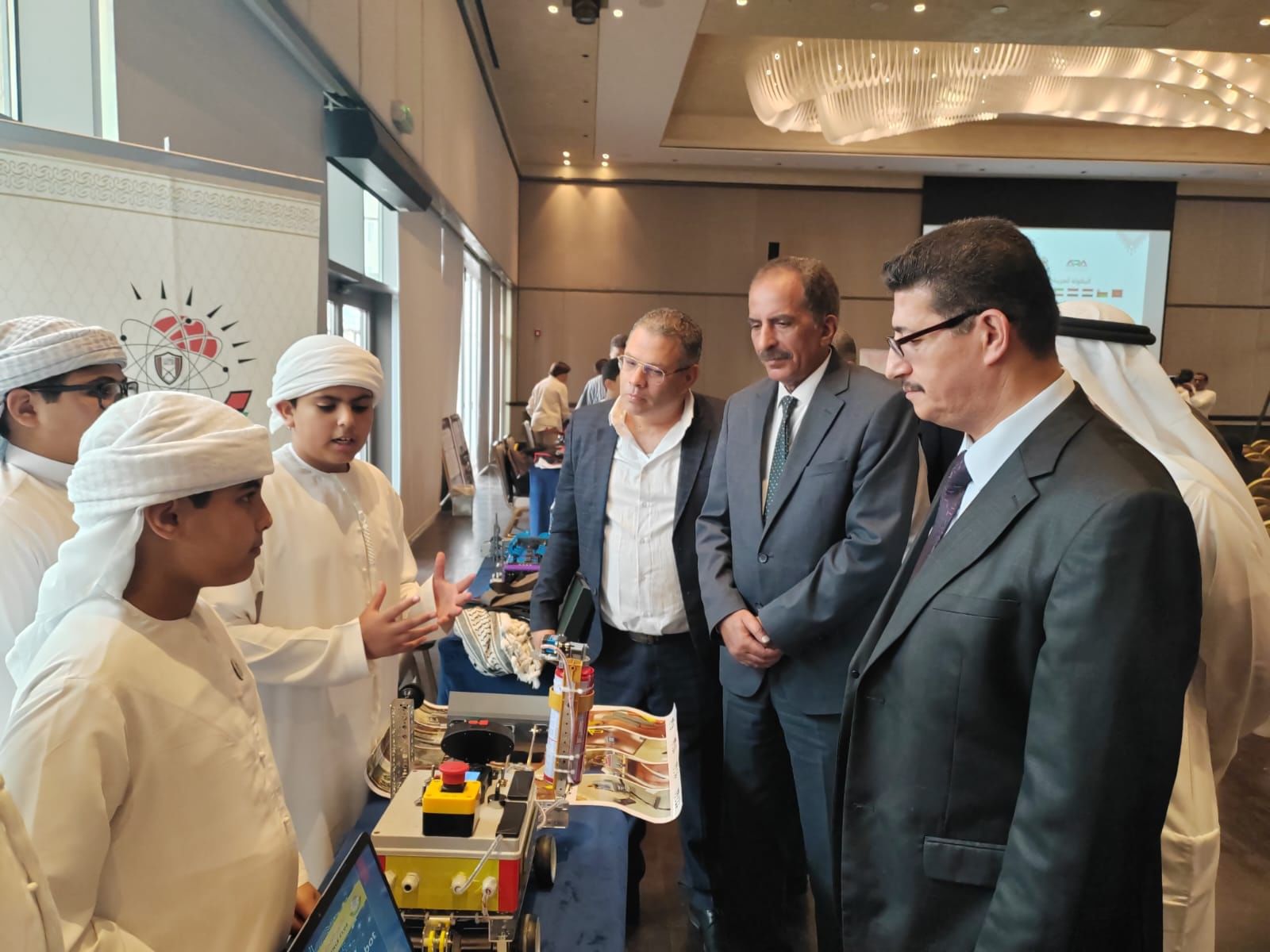 "الفجيرة العلمي" يكشف عن روبوت لإطفاء الحريق خلال البطولة العربية للذكاء الاصطناعي بالأردن