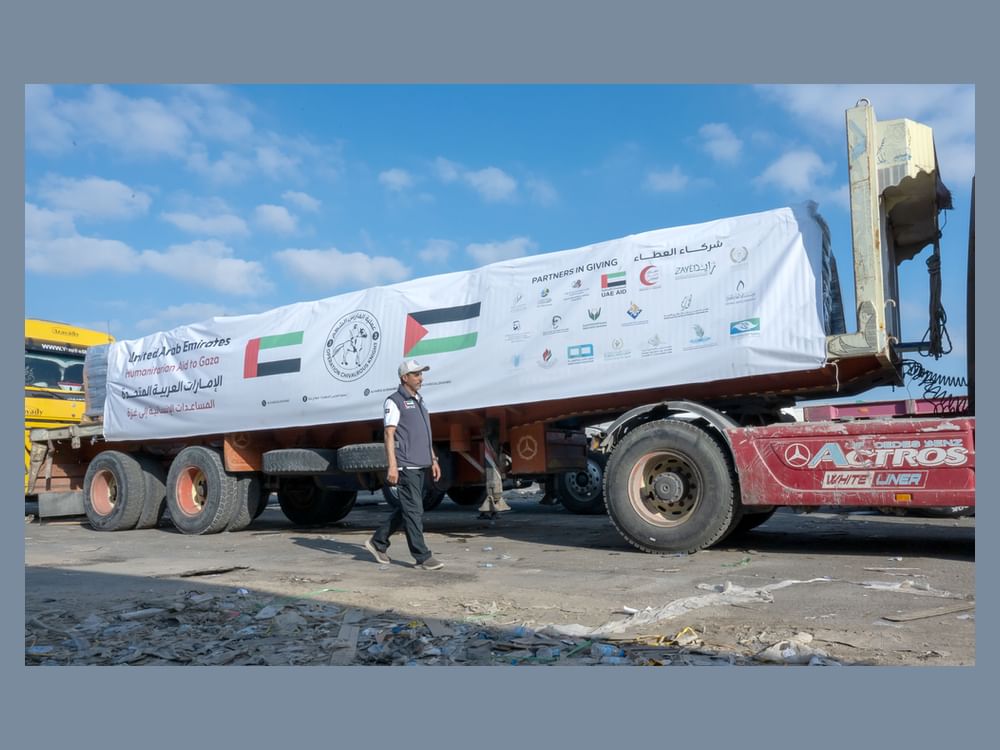 Cinco convoyes de ayuda de Emiratos entran en Gaza con 980 toneladas de suministros humanitarios en el marco de Operation Chivalrous Knight 3