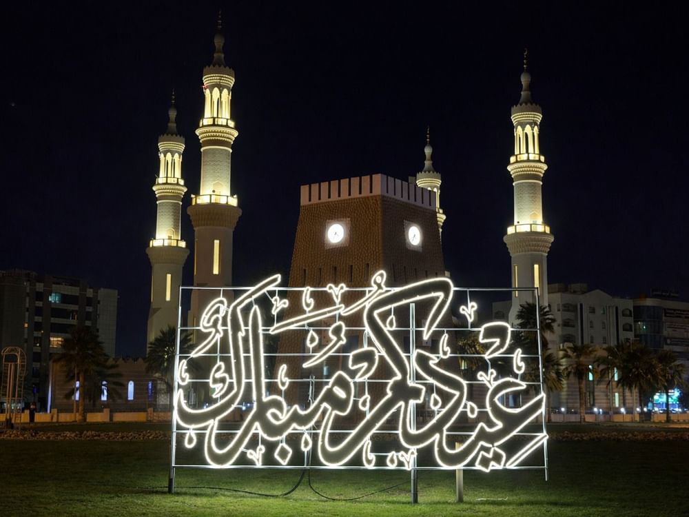بلدية دبا تستكمل استعداداتها لعيد الفطر وتكثف التفتيش على الأسواق 